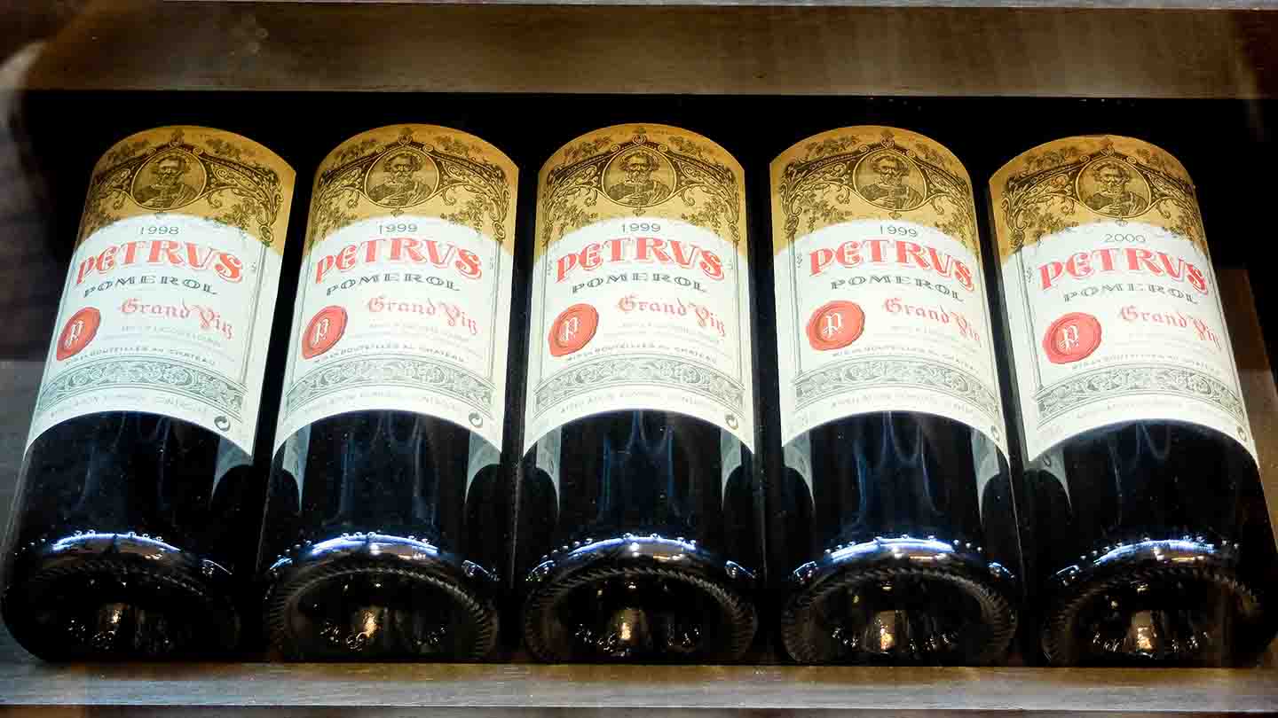 TAX-FREE WINE DELIVERY FOR YOUR PRIVATE JET AT NICE AIRPORT