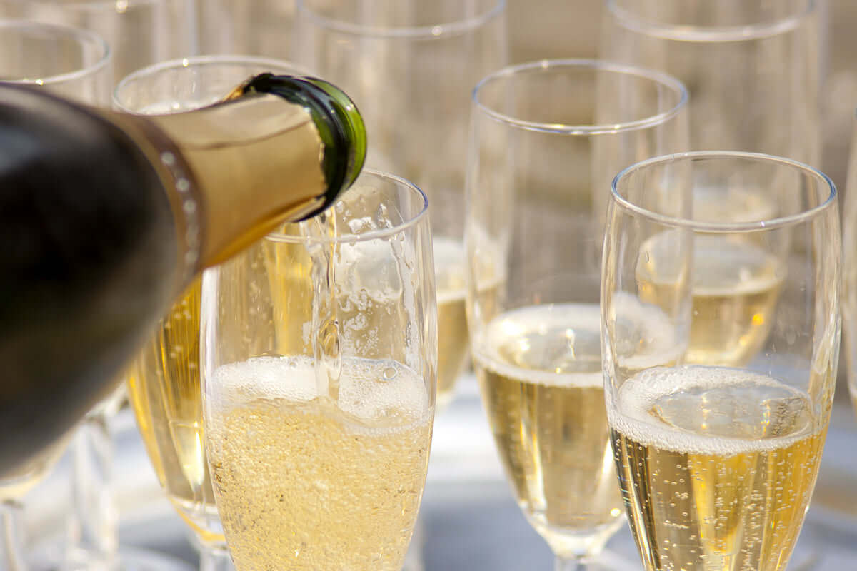 Low & No-Alcohol Provisioning for the Modern Charter Guest