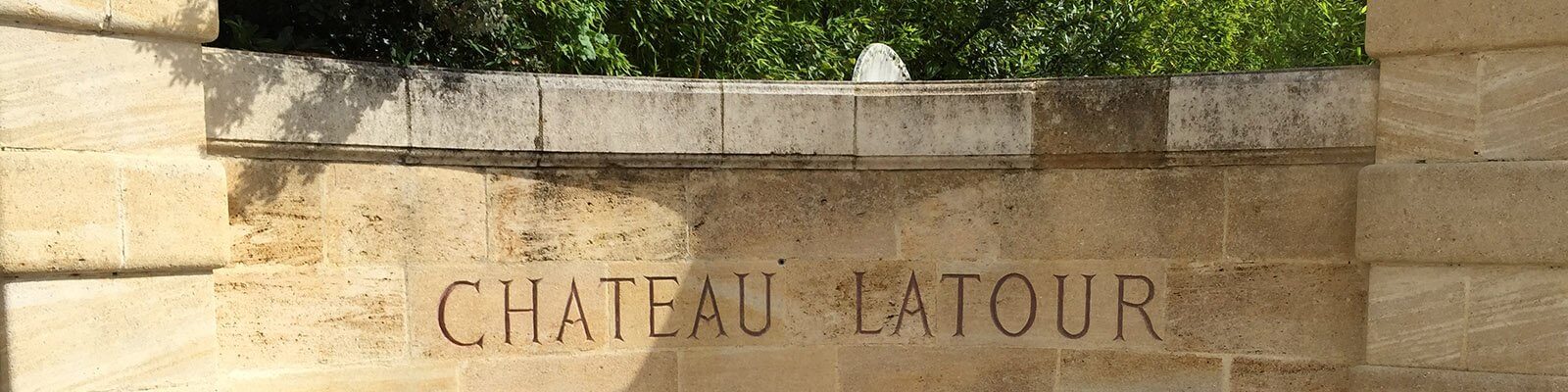 Vores samling af Château Latour - Find den hos Onshore Cellars, din leverandør af yachtvin