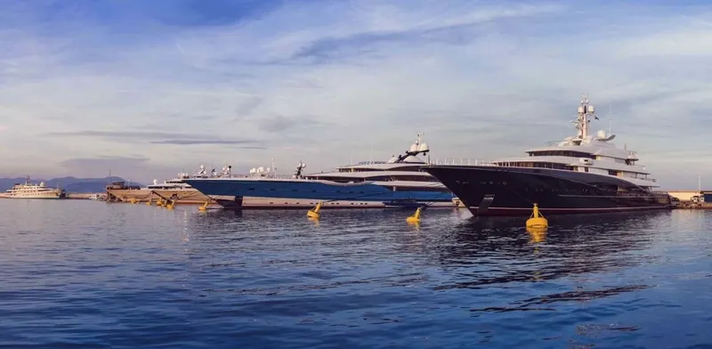 Wine and superyachts: Inside the billionaires' playground - Onshore Cellars
